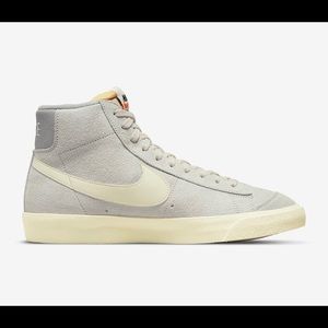Nike Blazer Mid ‘77 Premium Light Smoke Gray 12